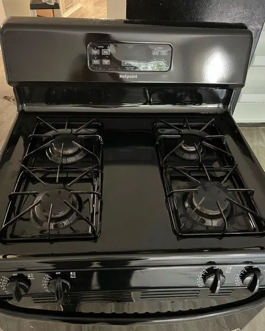The same gas range after cleaning by Katy Home Improvement